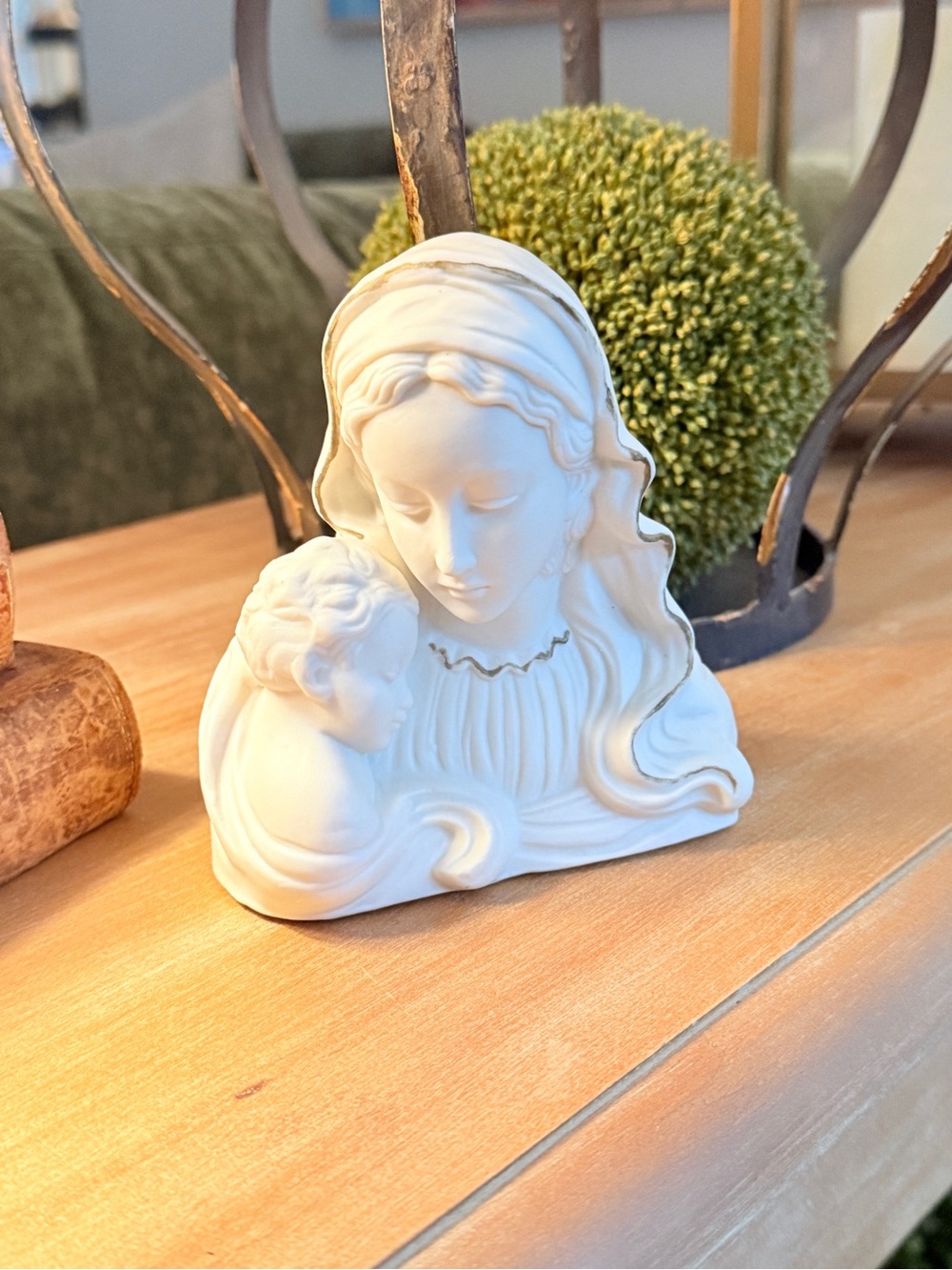 Vintage Porcelain Madonna & Child Night Light - Picture 13 of 16